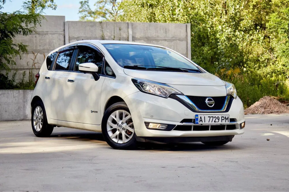 Nissan та KIA • Київ — оренда авто