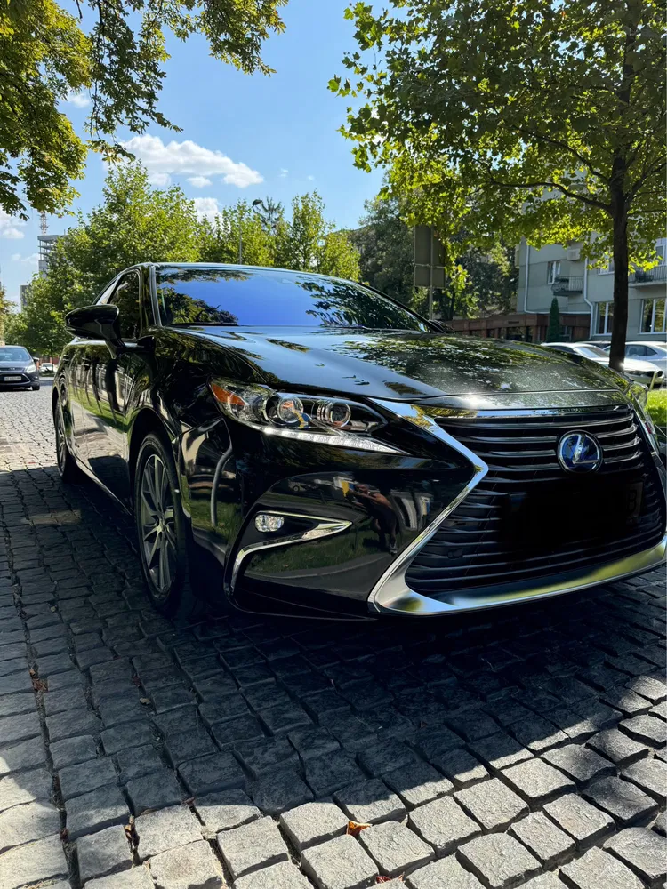 Lexus ES
