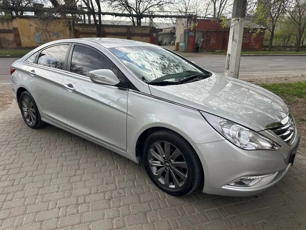 Hyundai Sonata