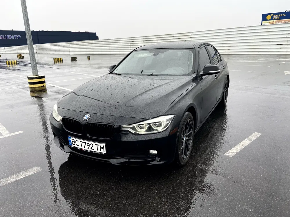 BMW 320i F30