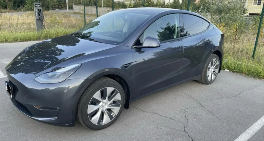 Tesla Y 2023 7