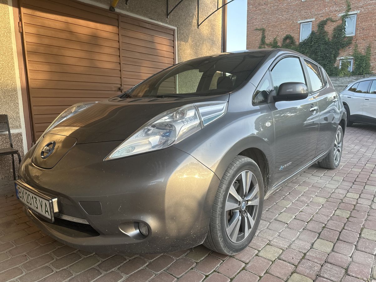 Nissan в оренду • Кам'янець-Подільський — оренда авто