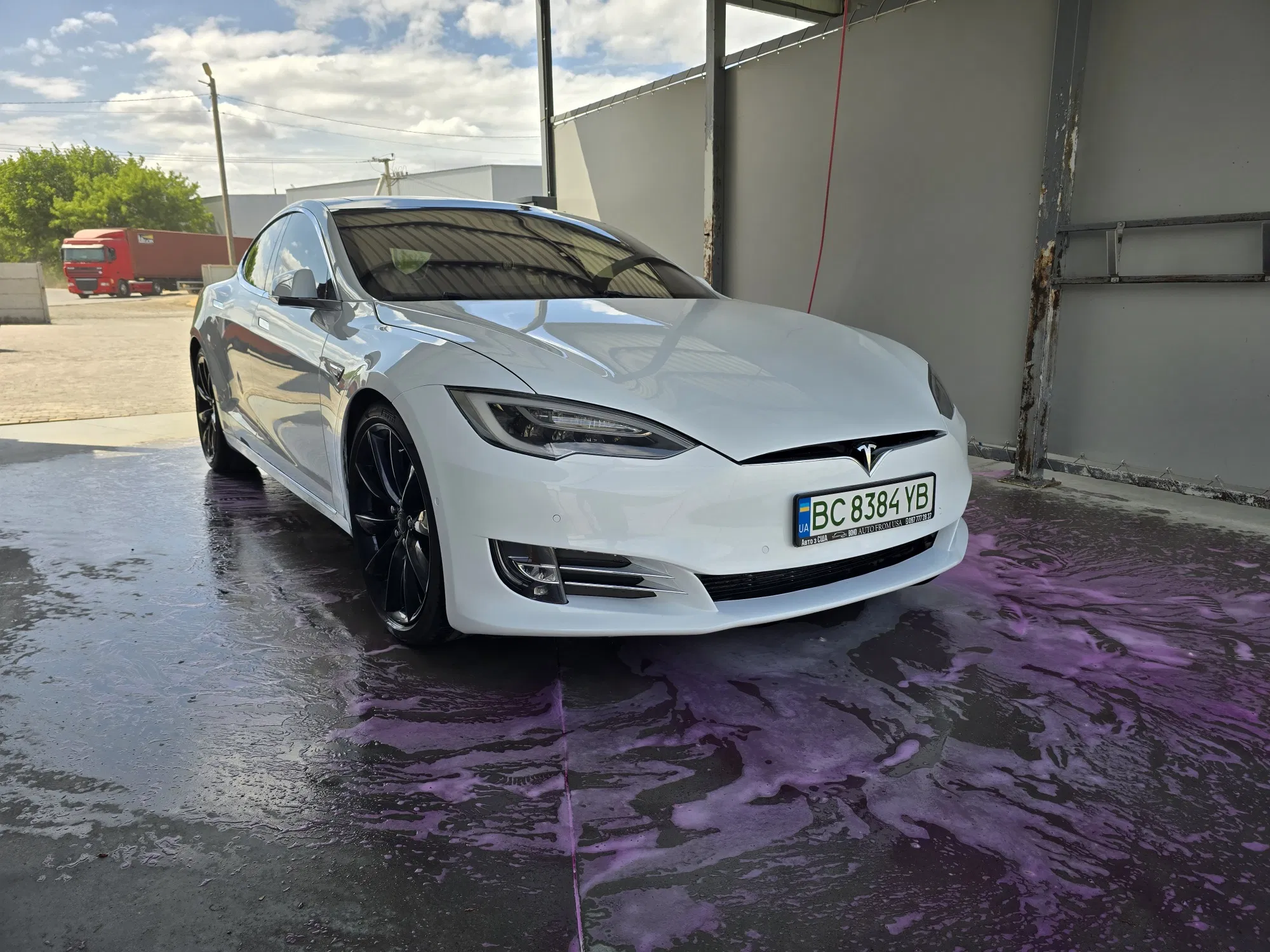 Tesla в оренду • Одеса, Приморський — оренда авто