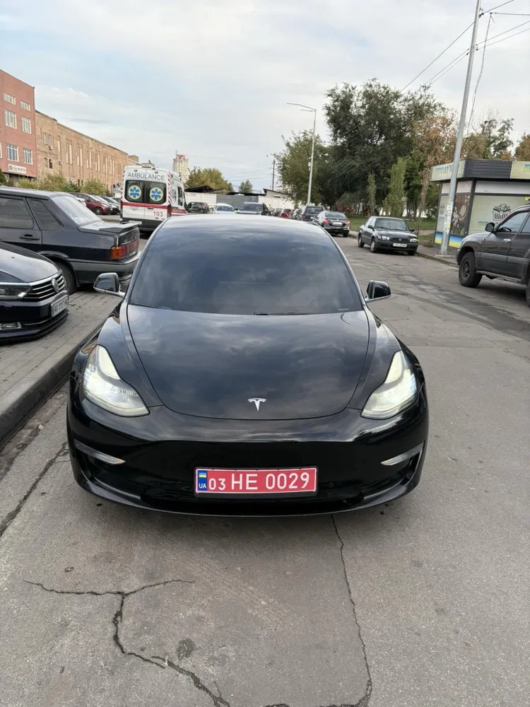 Tesla в оренду • Київ — оренда авто