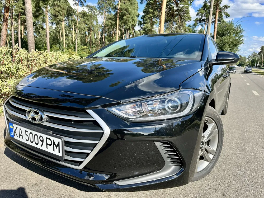 Hyundai та Lexus • Київ — оренда авто