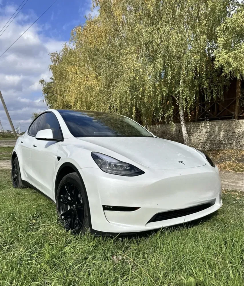 Tesla model Y 2021