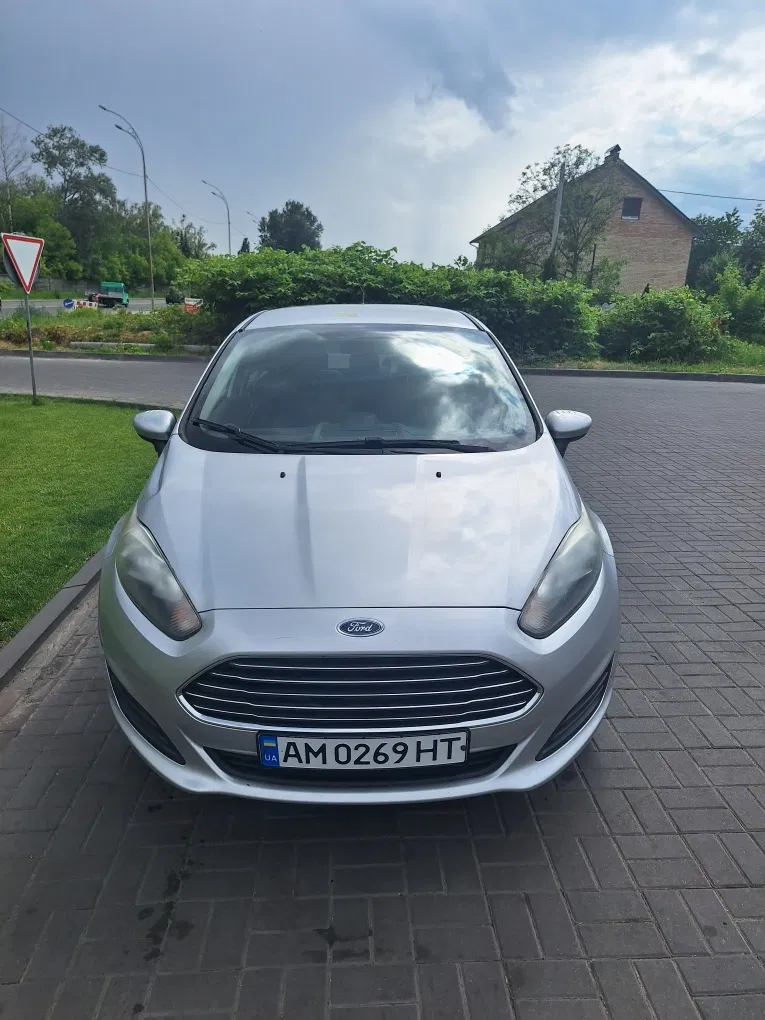 Ford та Mitsubishi • Київ — оренда авто