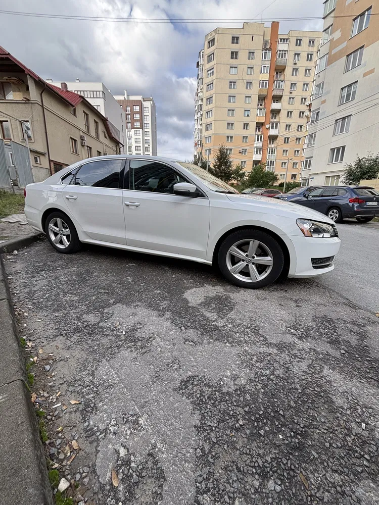 Volkswagen та Mazda • Київ — оренда авто