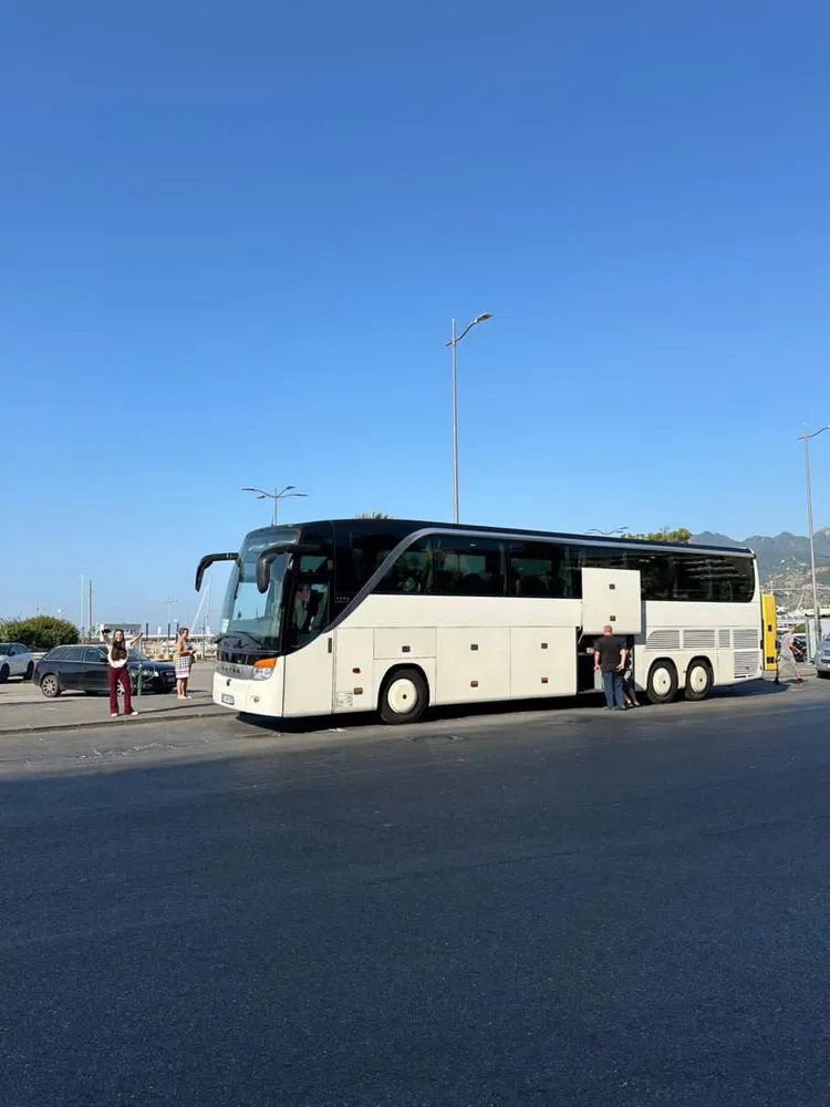 Мікроавтобус Бус