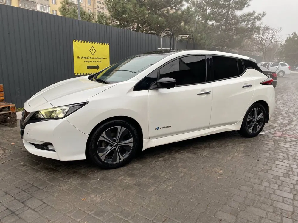 Nissan в оренду • Дніпро — оренда авто