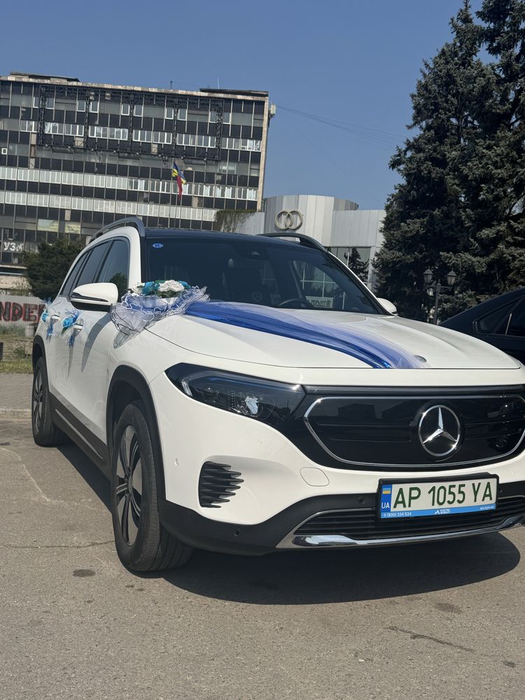 Mercedes EQB