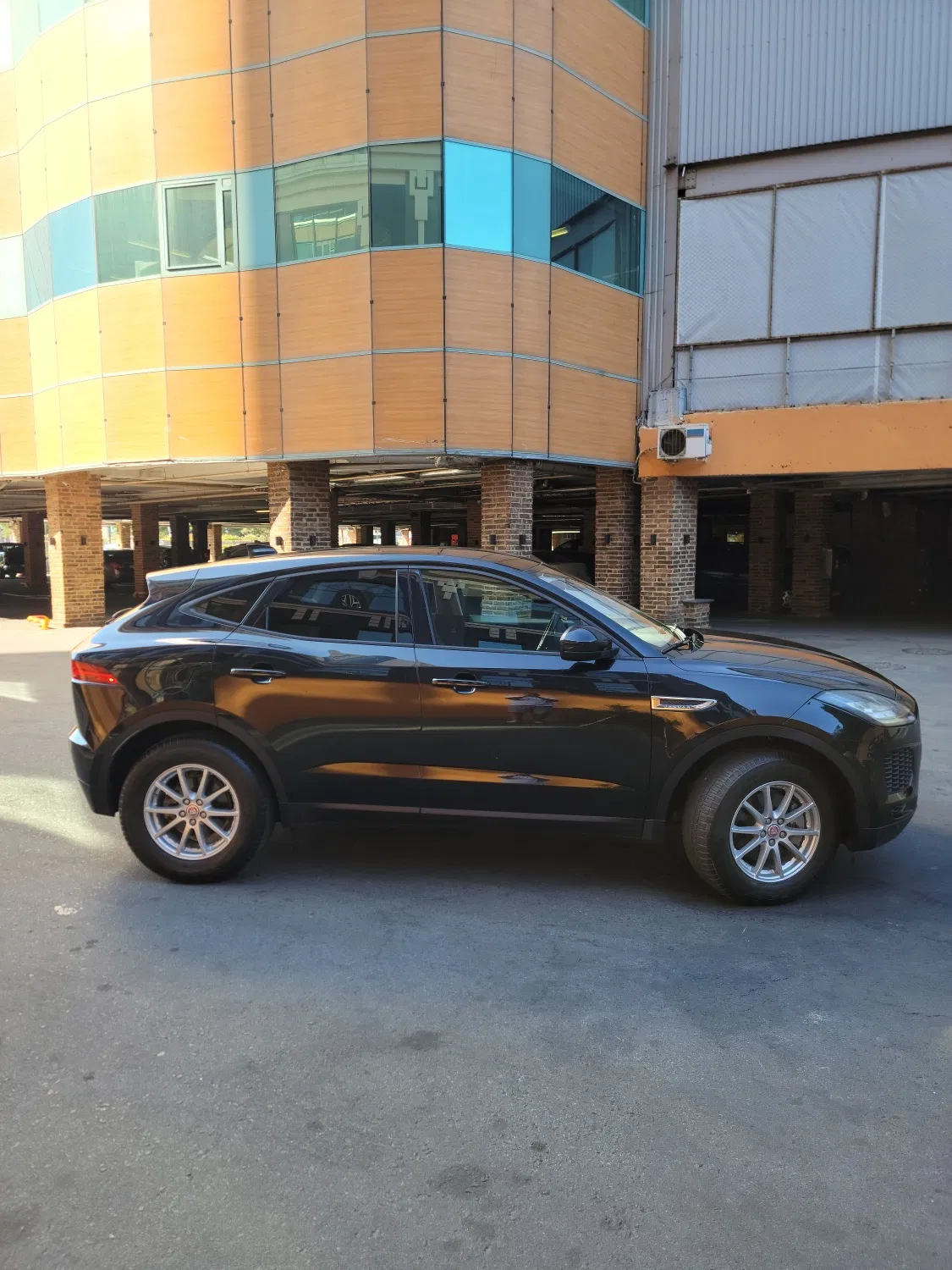 Jaguar e pace 18