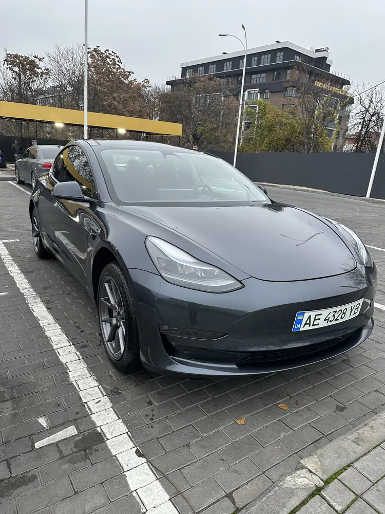 Tesla в оренду • Київ — оренда авто