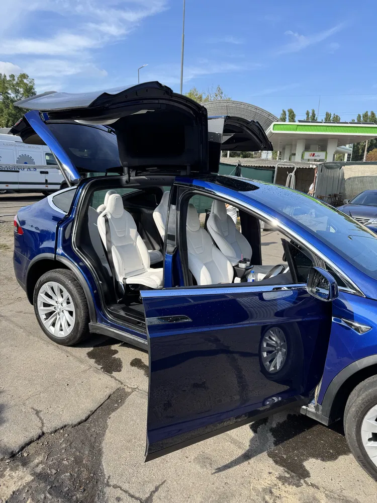 Tesla Model X