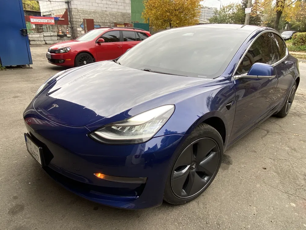 Tesla в оренду • Київ — оренда авто