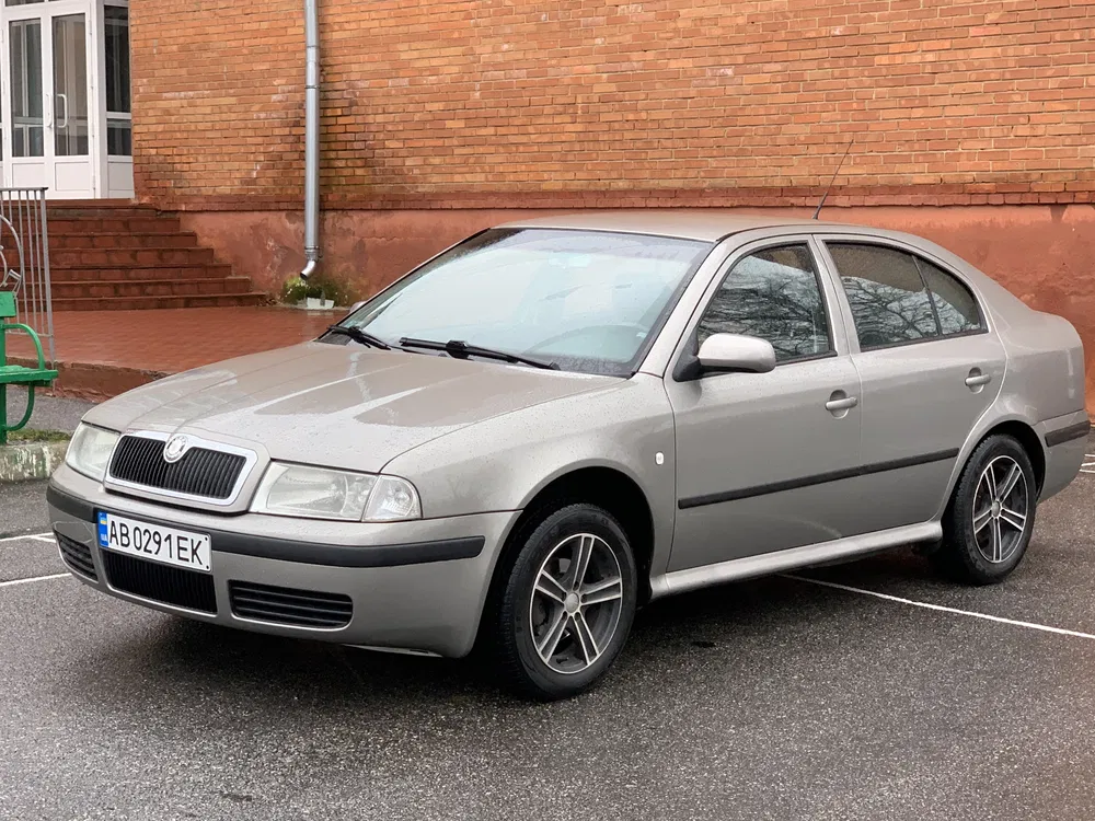 Skoda та Toyota • Київ — оренда авто