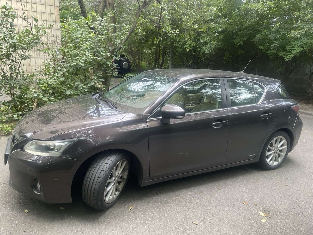 Lexus CT 200h