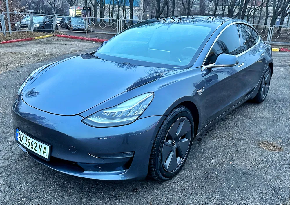 Tesla в оренду • Київ — оренда авто
